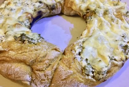 Rezept: Kräuterfladen mit Schmand aus dem Omnia
