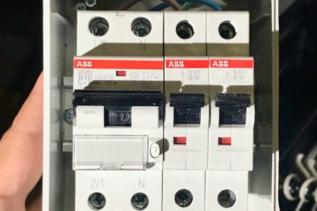Kabel, Sicherungen und Schutzschalter – Elektrik 🔌 im Expeditionsfahrzeug – Teil 2